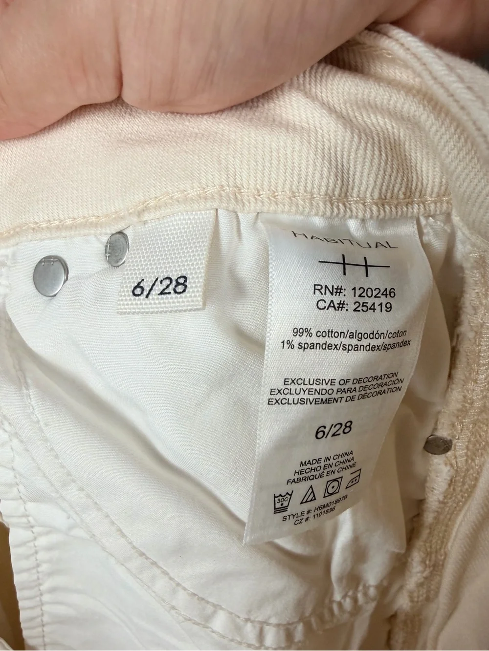 HABITUAL Cable Ankle Straight Leg Jean in Ecru Size 28